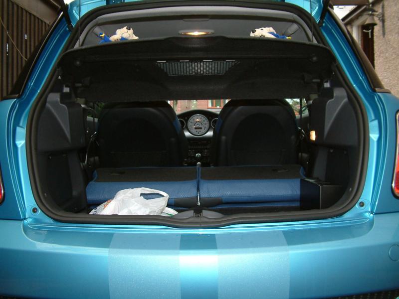 03-01-26_43 - MINI Boot - Seats Folded.JPG